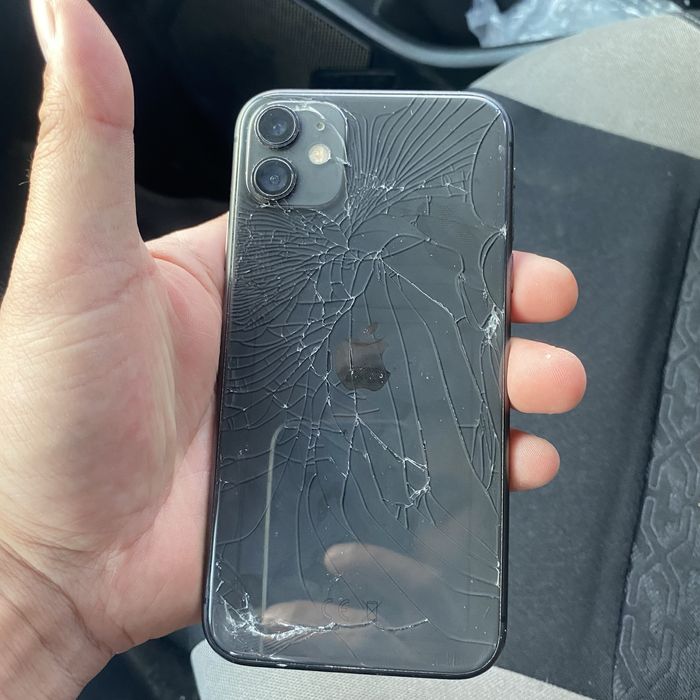 Продам айфон 11.