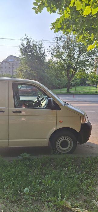 Vând VW T5, destinat transport marfa