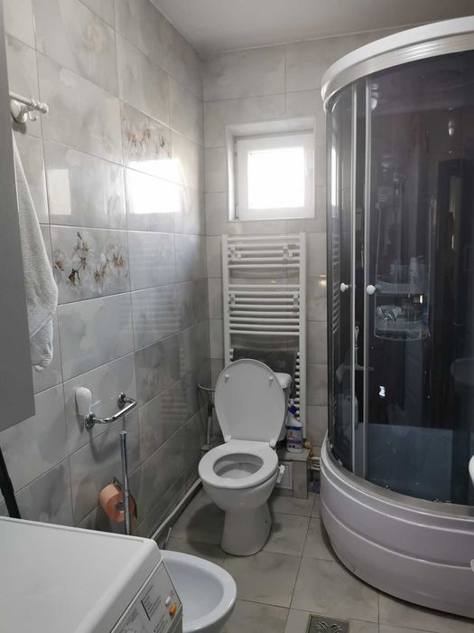 Proprietar, inchiriez casa 3 dormitoare