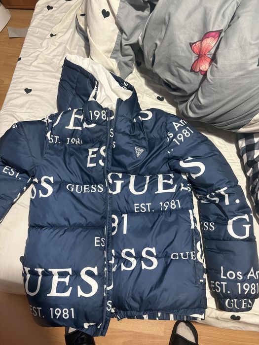 Geaca guees de vanzare