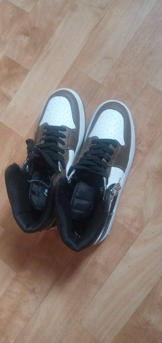 Продам красовки  новый