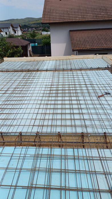 Executăm case la rosu acoperișuri modificări placări polistiren