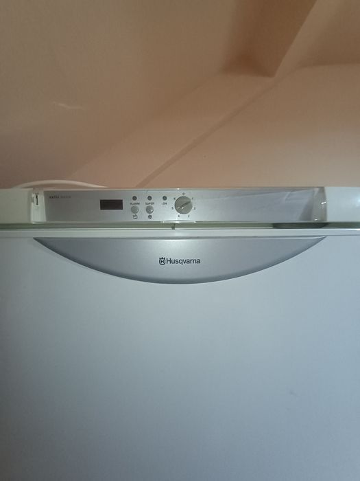Frigider și Congelator Husqvarna 
Preț 1500 lei ușor negociabil.