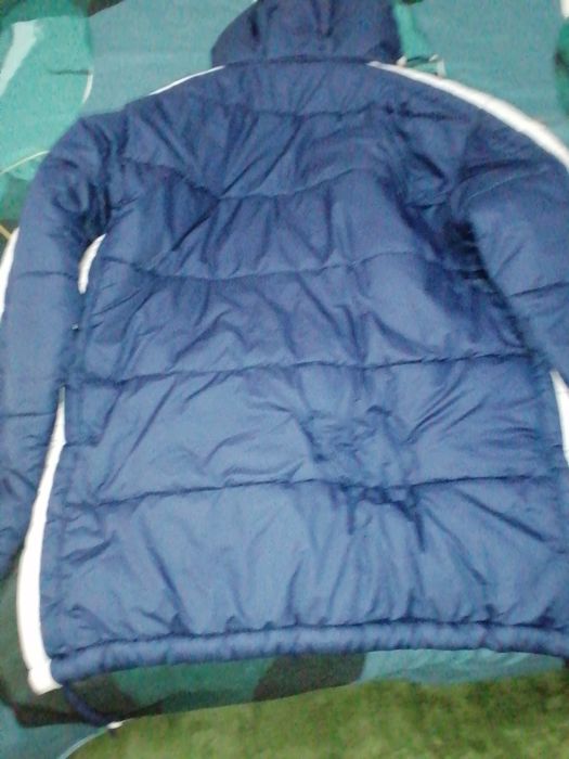 Vând 2 geci, una polo și una Nike