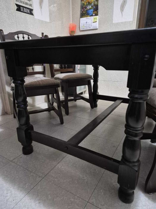 Set masa + 4 scaune din lemn masiv