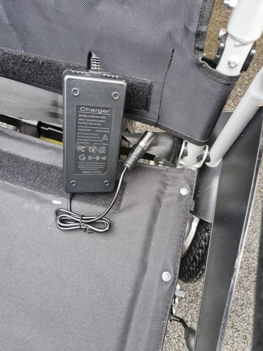 Scaun cu rotile electric