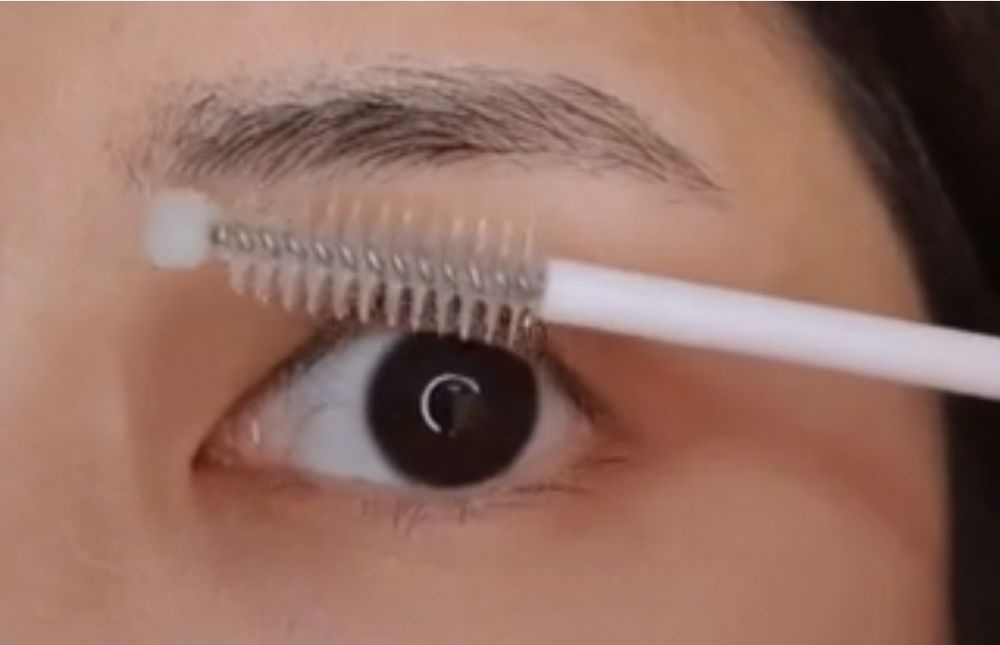Rire – LUXE Eye Lash Essence Davolovchi seru
Davolovchi kiprik serumsi