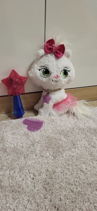 Плюшено коте Желирано бонбонче
С бляскави аксесоари от серията Shimmer