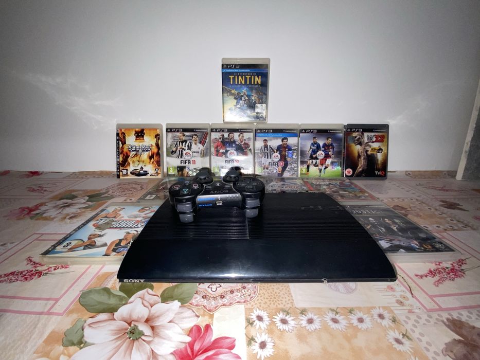 Vănd ps3 cu jocuri inclus