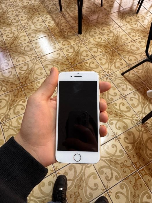 айфон 7  128 гб.