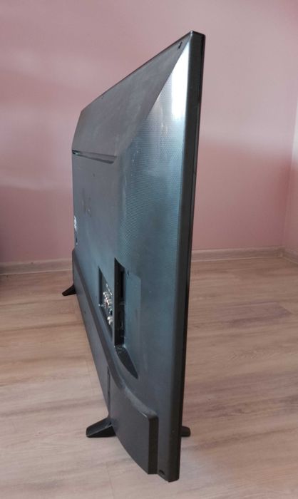 Телевизор LG 49 инча/124 см.