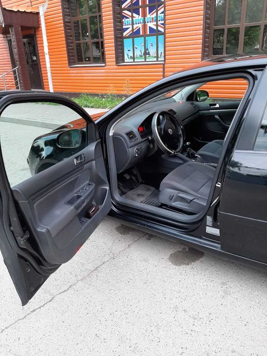 Продам автомобиль Volkswagen Golf