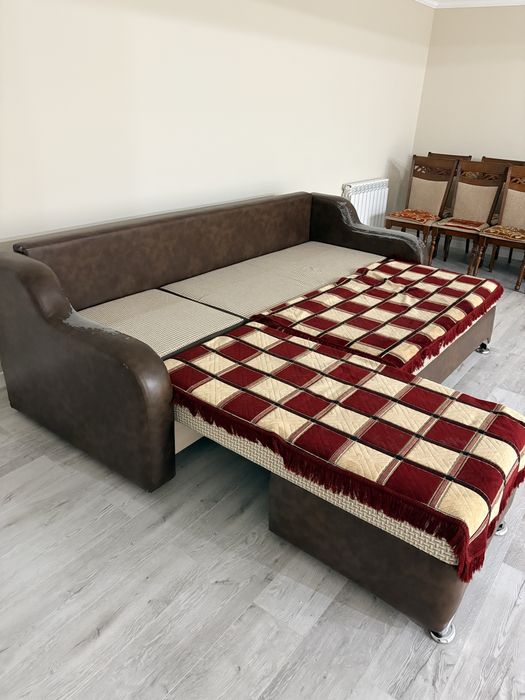 Продаю диван трансформер кровать.