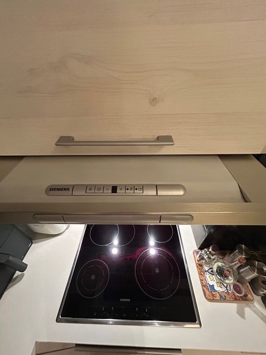 Луксозна кухня с уреди Siemens + бар