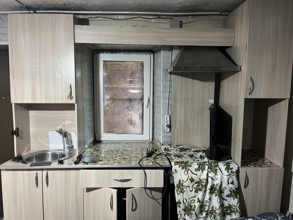 Продам кухонный уголок , бу 70000