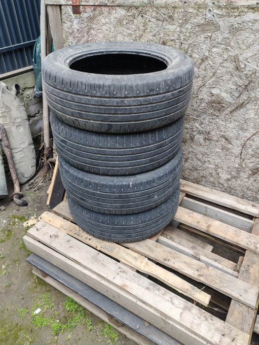 4 anvelope vara 215/55/17 aproape noi 99 lei buc.