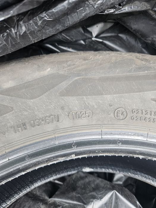 Set anvelope Continental de vara 215/65/R17 ca noi