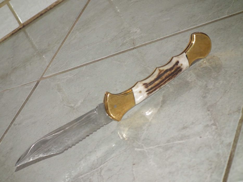 Briceag de vánátoare cu plásele din corn Nagy István back lock