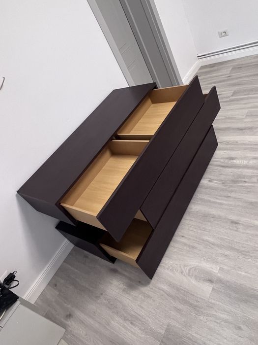 Vand set dormitor pat, noptiere si comoda TV