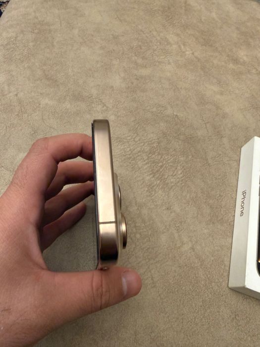 Продам IPhone 16 Pro 256 Gb