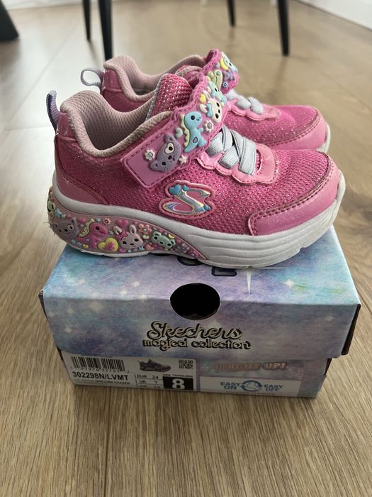 Adidasi fete Skechers