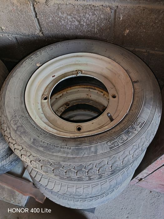 Шины и диски запарожца и камера