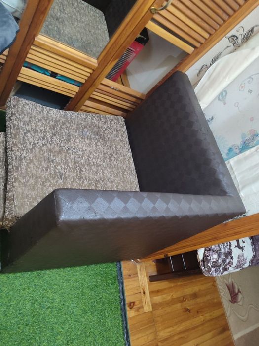 Продаю Диван б/у