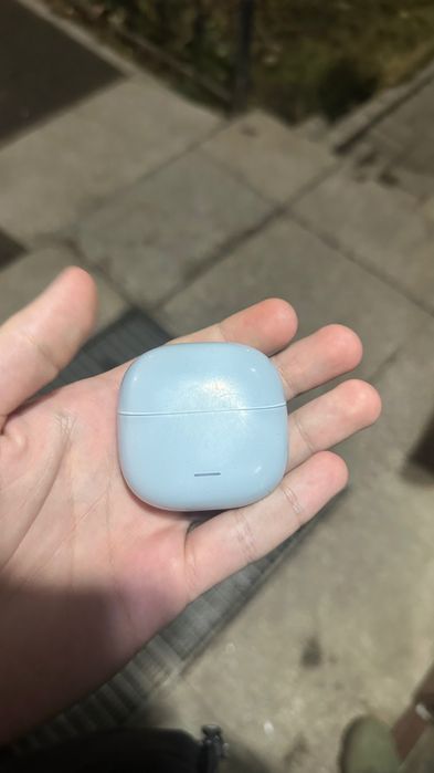 Продам наушник редми