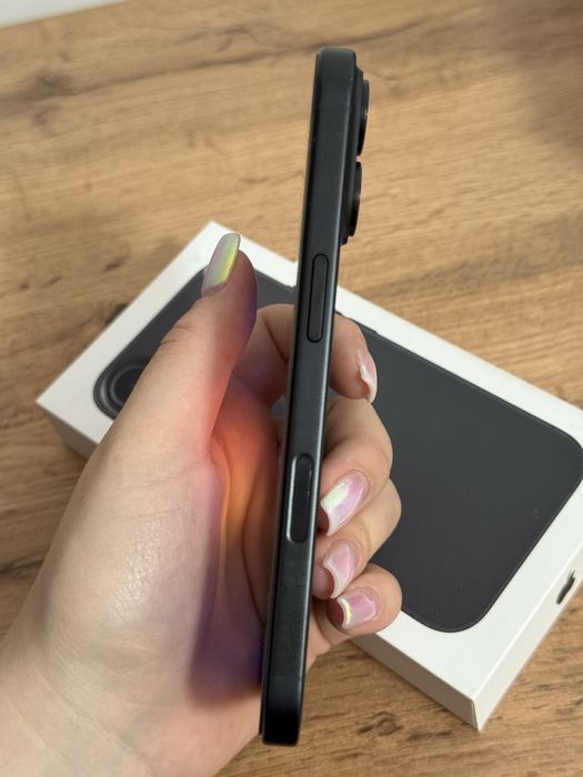 Iphone 16, черный, 128 гб, акб 100%