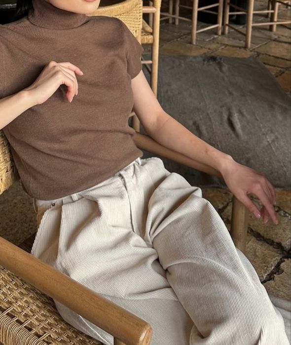 Брюки молочного цвета