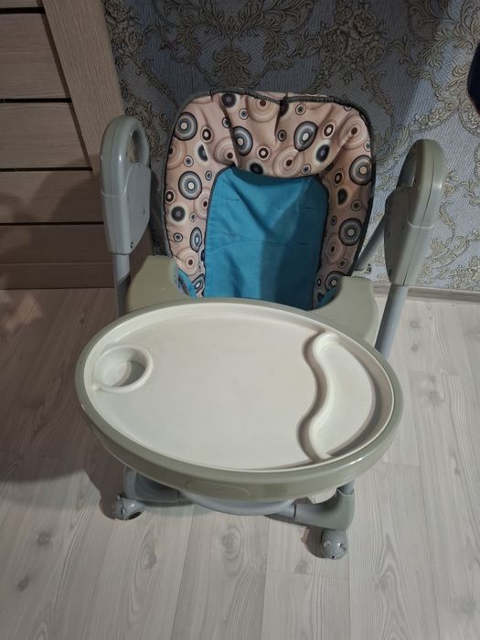 Продам детский стул для кормление