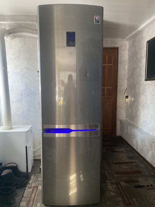 Продам холодильник Samsung