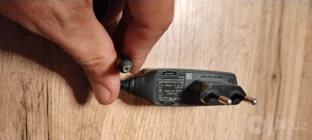 Продам зарядку на Vertu Original 100%