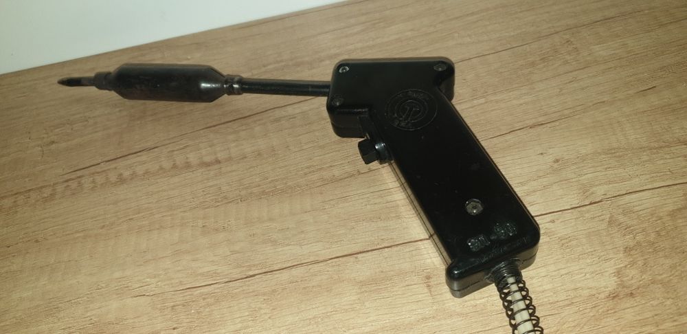 Pistol,ciocan de lipit rusesc