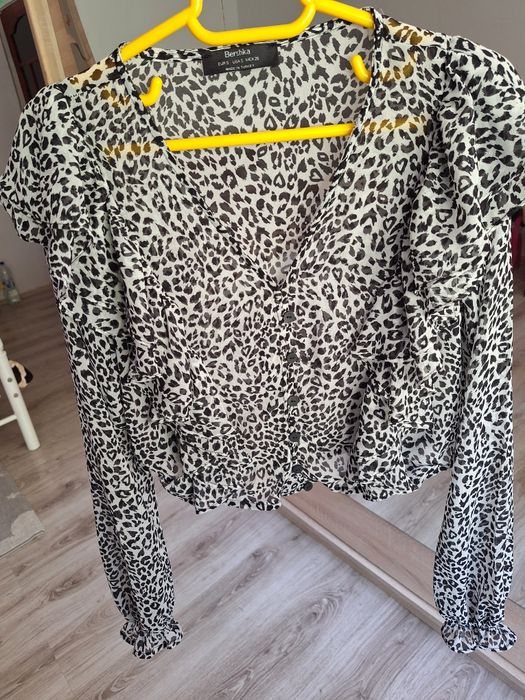 Bluză Bershka pentru damă, mărimea S