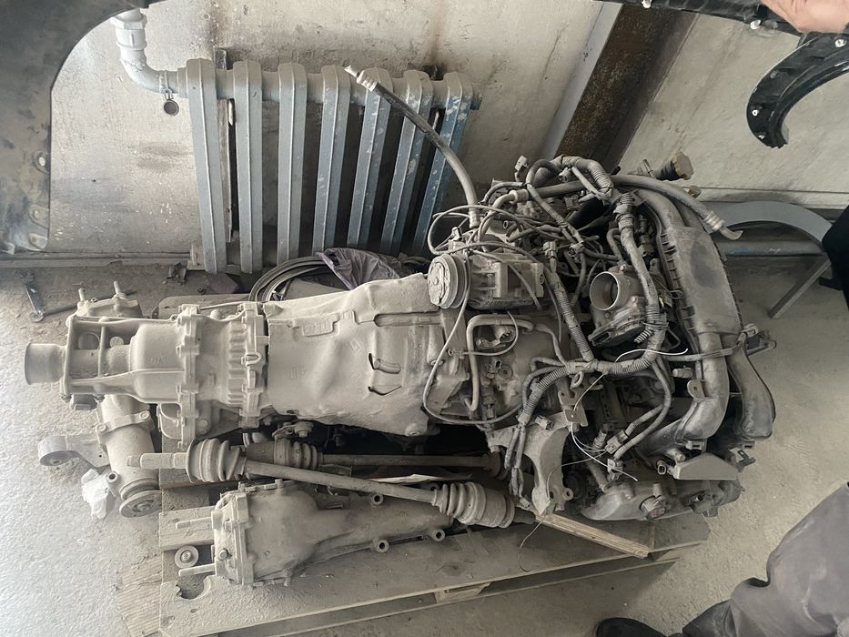 Продам матор в зборе от субару 2,5