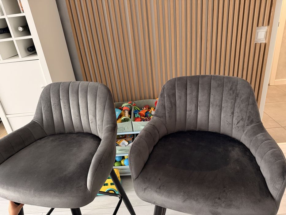 2 броя бар стола