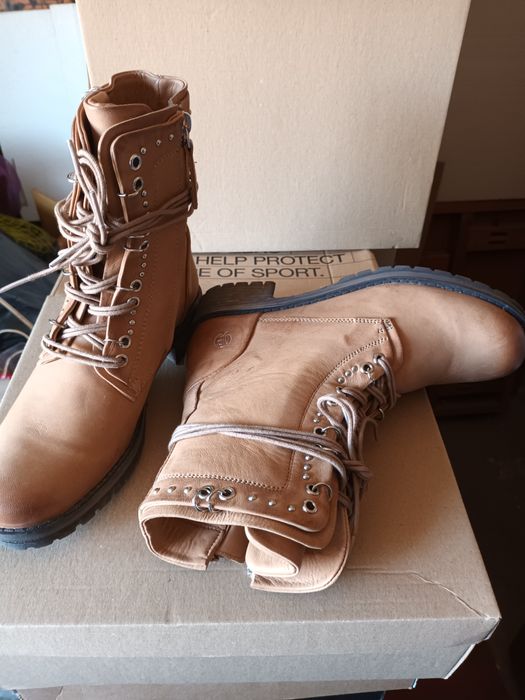 Дамски боти от естествена кожа