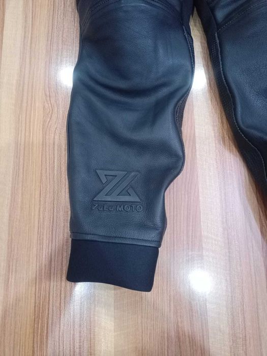 Pantaloni moto piele barbati cu protectii CE
