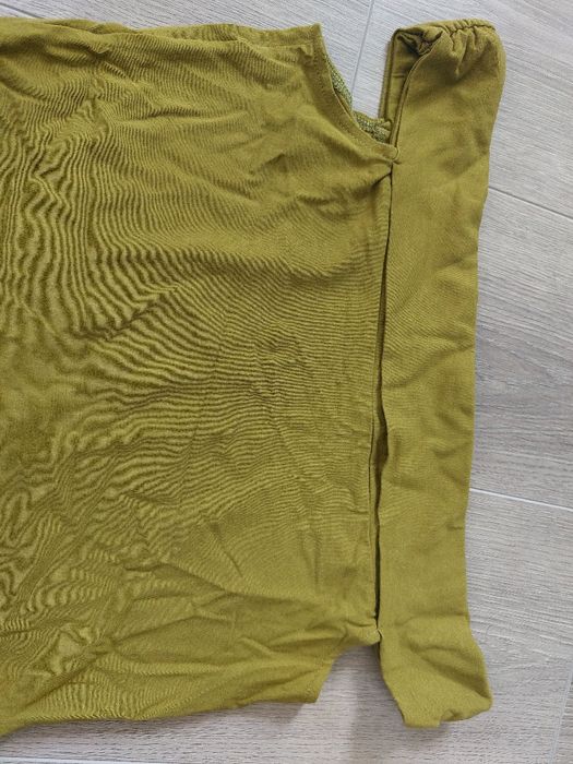 Bluza cu umerii goi H&M