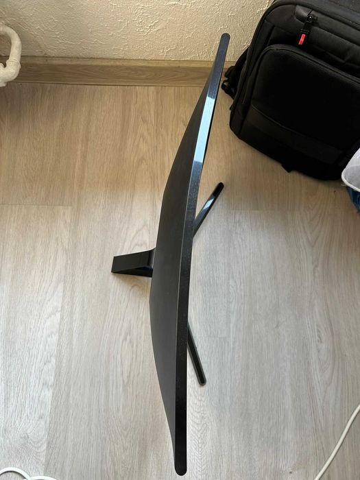 Monitor Gaming Samsung 24” 144Hz Curbat FreeSync