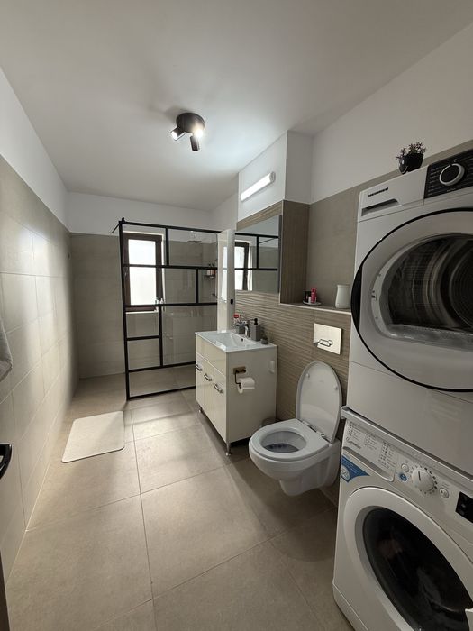 Apartament 3 camere, mobilat, parter + curte proprie de 90 mp
