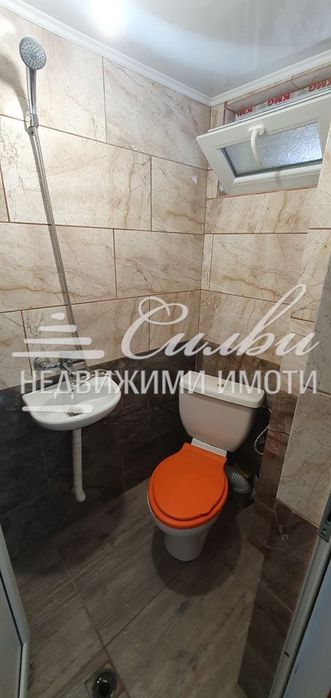 Дава се под наем Етаж от къща в Шумен, Куршум чешма - 25 кв.м за 153 € - Снимка #5