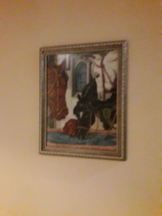 Продавам ръчна изработка, маслени бои и гоблени