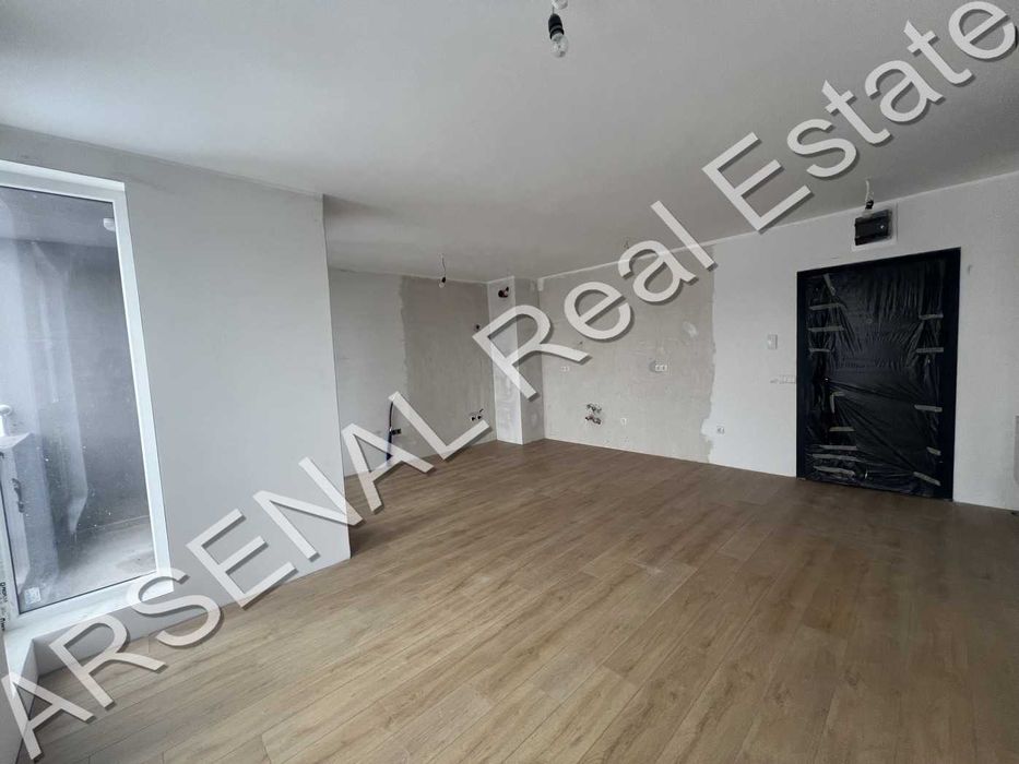 Продаваме четиристаен апартамент, Надежда 1