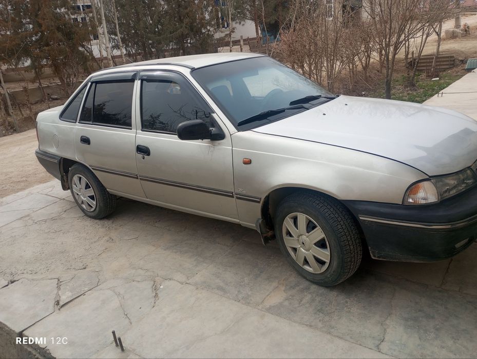 Nexia sotiladi sons 1,5 dvigatel