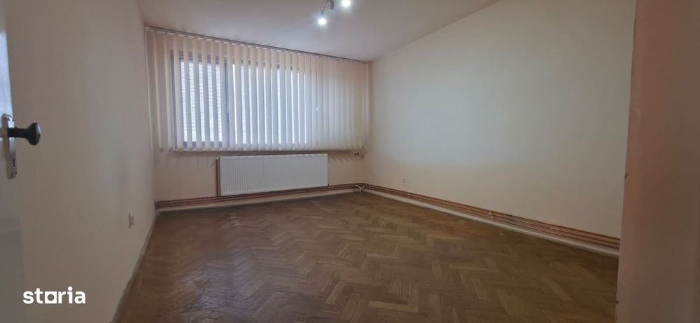 71000 euro .. 2 camere cu centrala .. Gh. Lazar .. 5 min  de centru