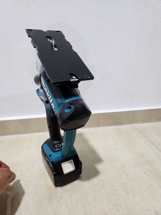 Masina de decupat makita DSD180
