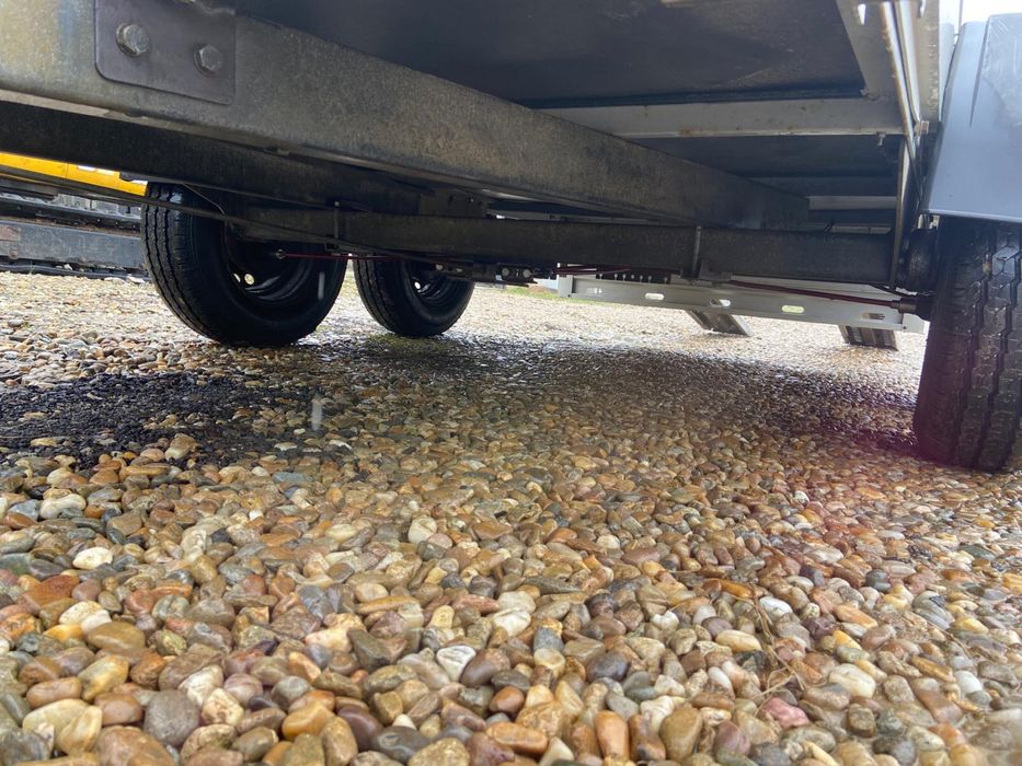 Vând remorcă obloane din aluminiu marca Mayer 2000kg