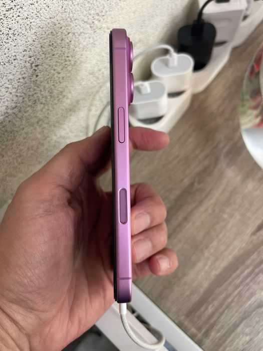 iPhone16 с гаранция 128